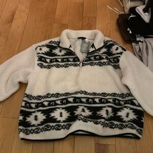 Brand new with tags H&M pullover. Very oversized, lightweight thinner material.